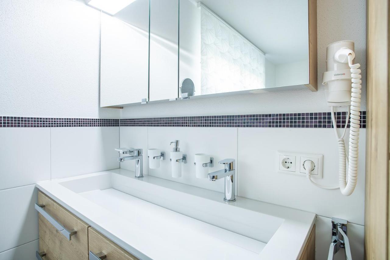 H21 - Modernes Ferienhaus 145Qm, 4Sz, Wellnessbereich Mit Sauna Und Dachterrasse Mit Panoramablick, Kuehlen Und Heizen Mit Geothermie Fügen Zewnętrze zdjęcie