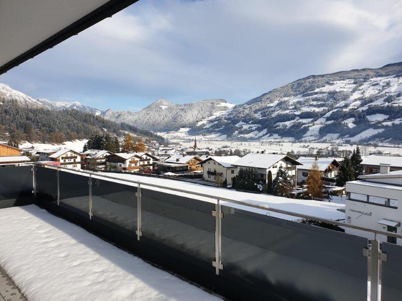 H21 - Modernes Ferienhaus 145Qm, 4Sz, Wellnessbereich Mit Sauna Und Dachterrasse Mit Panoramablick, Kuehlen Und Heizen Mit Geothermie Fügen Zewnętrze zdjęcie
